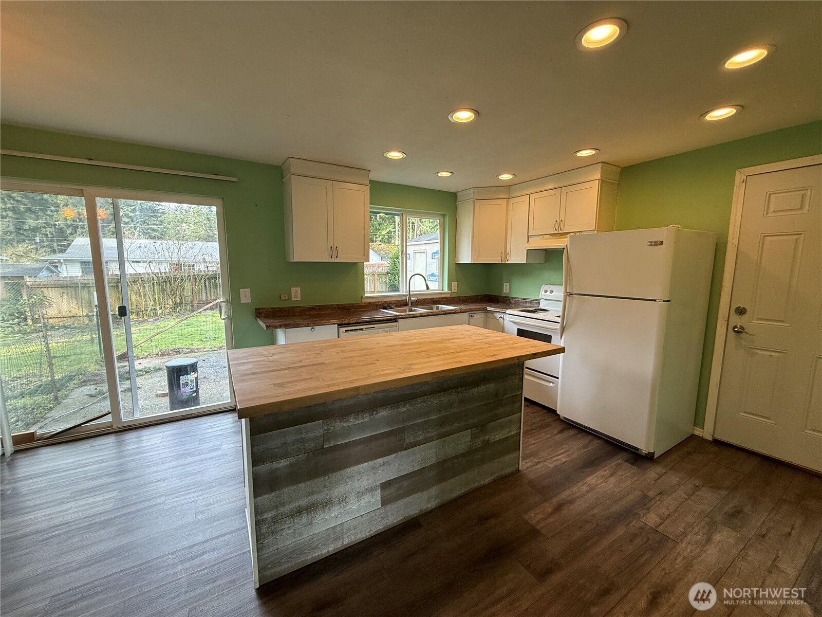 11524 Butler Avenue Southwest Port Orchard, WA 98367 - Photo 6 of 12