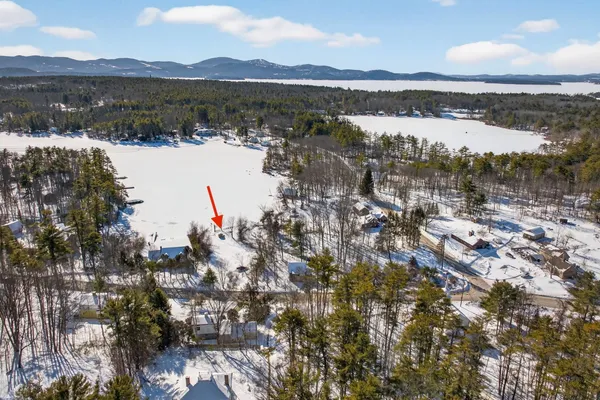 $950,000 | 84 Gov Wentworth Highway, Tuftonboro, NH 03853