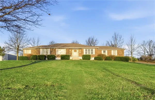 $550,000 | 31101 Tyer Road, Grain Valley, MO 64029