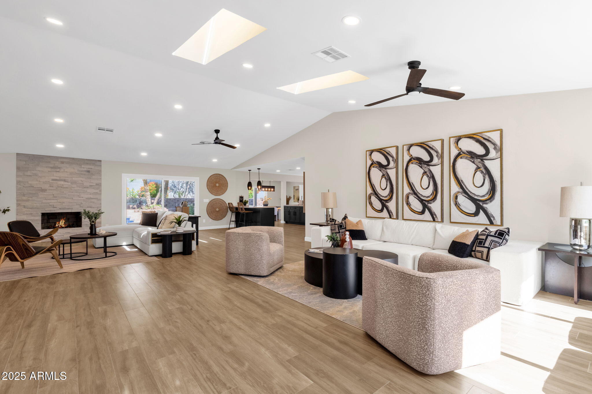 2276 East Mercer Lane Phoenix, AZ 85028 - Photo 14 of 61 10-web-or-mls-2276-e-mercer-ln