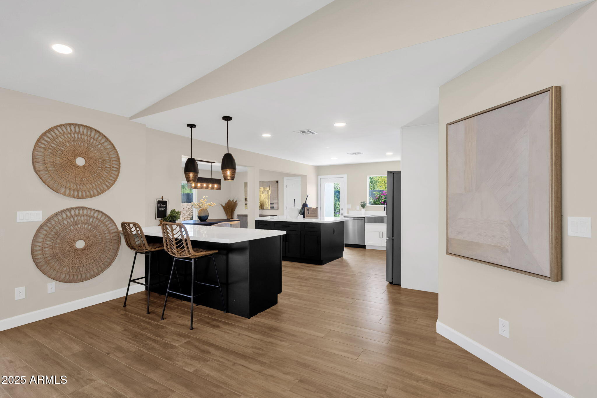 2276 East Mercer Lane Phoenix, AZ 85028 - Photo 24 of 61 a view of kitchen with breakfast area