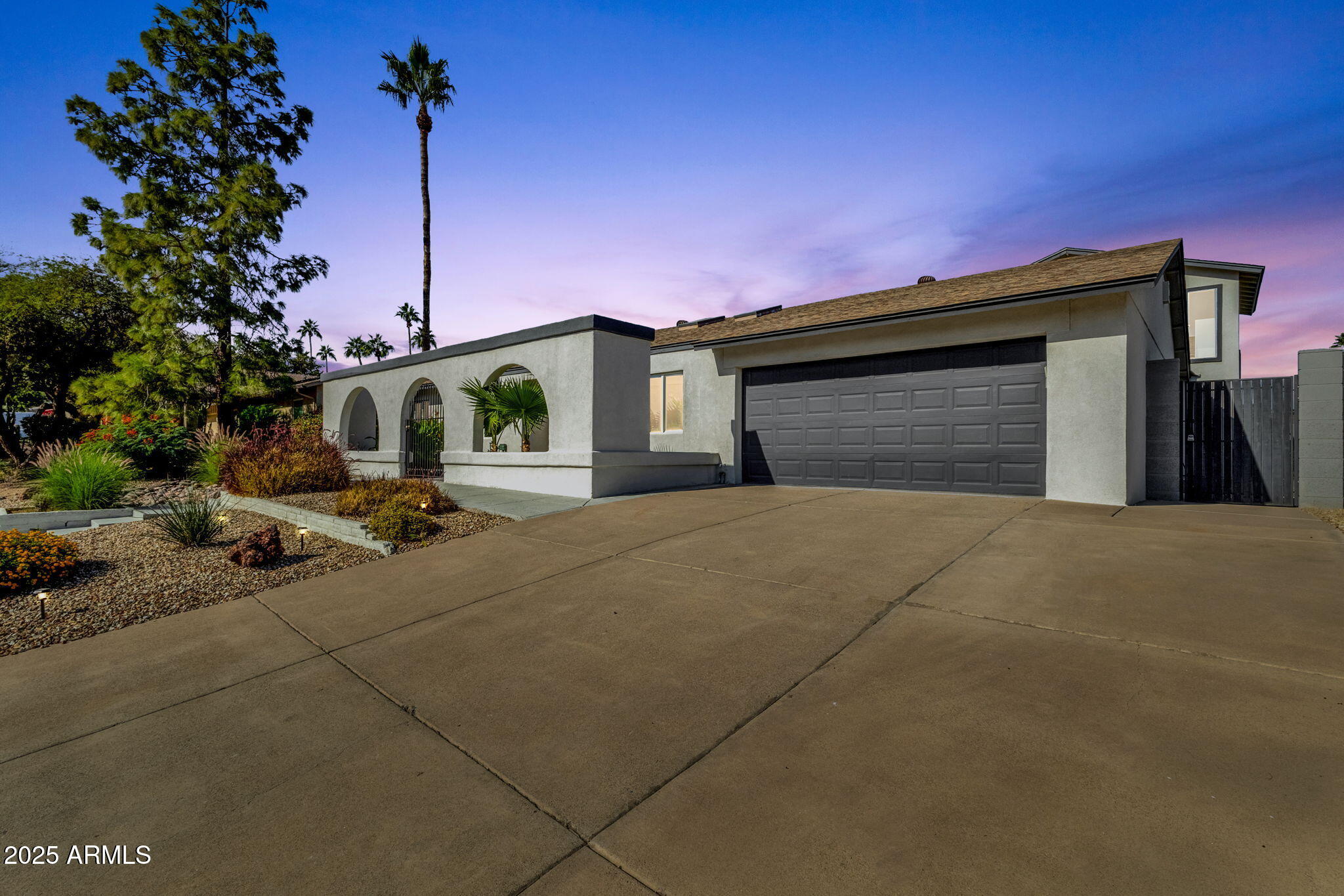 2276 East Mercer Lane Phoenix, AZ 85028 - Photo 3 of 61 71-web-or-mls-2276-e-mercer-ln