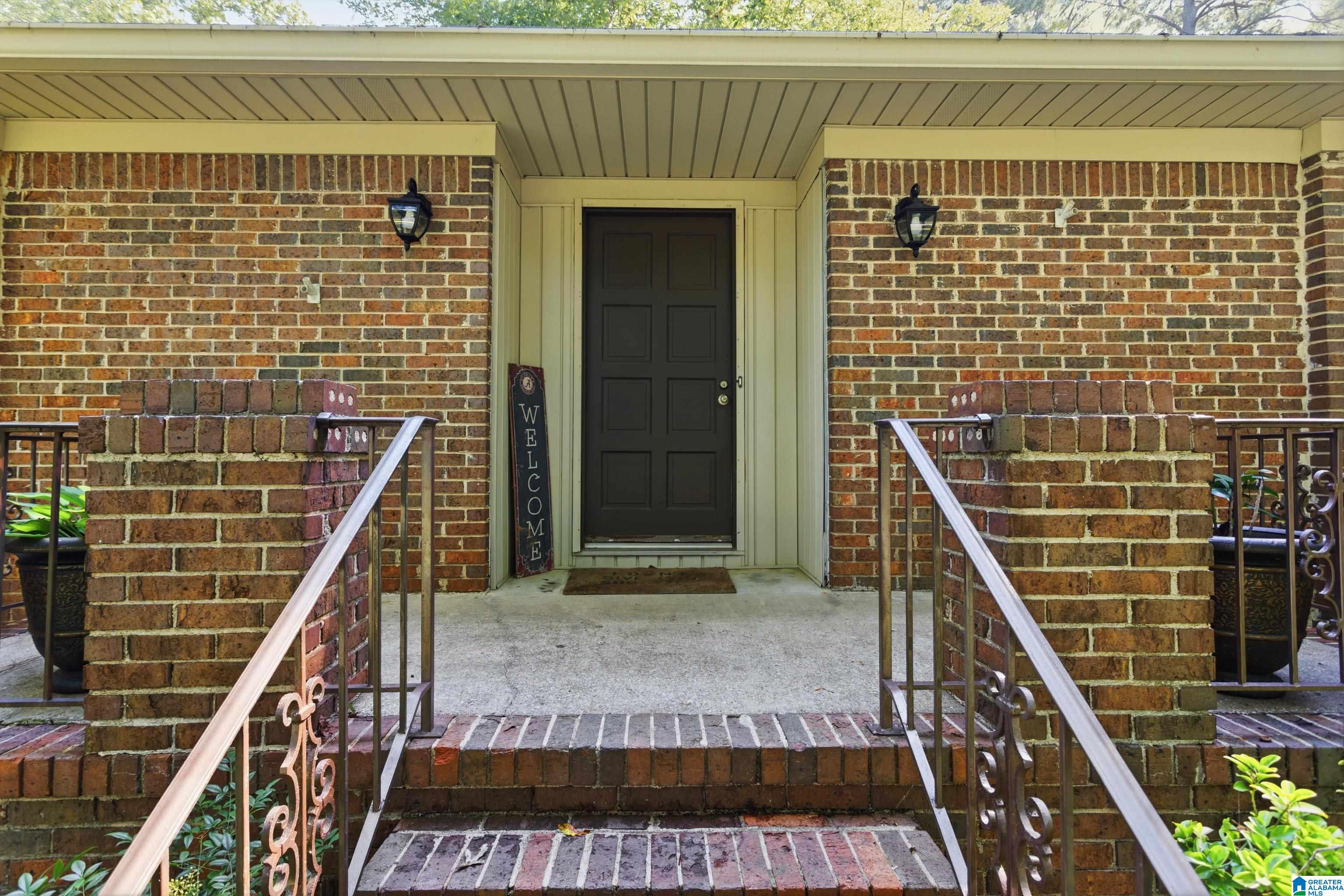 105 Maple Street Alabaster, AL 35114 - Photo 2 of 42