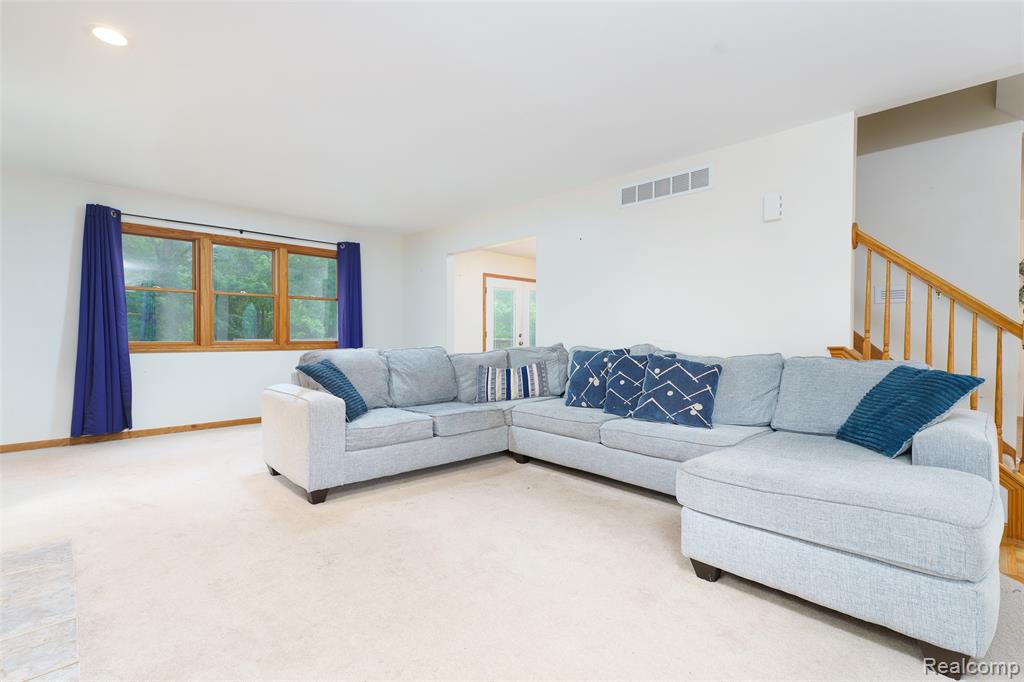 9240 West Sober Road Fowlerville, MI 48836 - Photo 5 of 34 Gallery Image 5