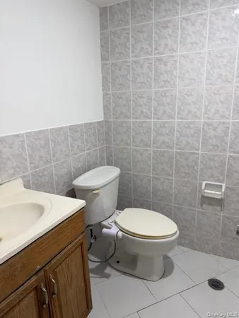 $5,300 | 71 Carmans Road, Farmingdale, NY 11735