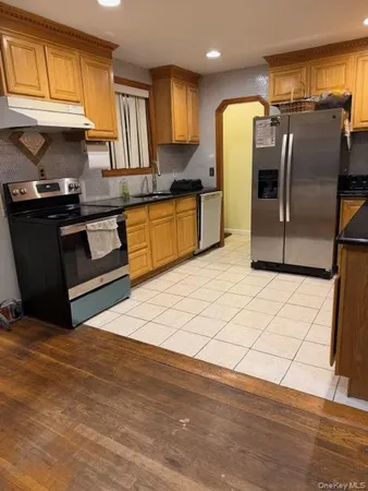 $5,300 | 71 Carmans Road, Farmingdale, NY 11735