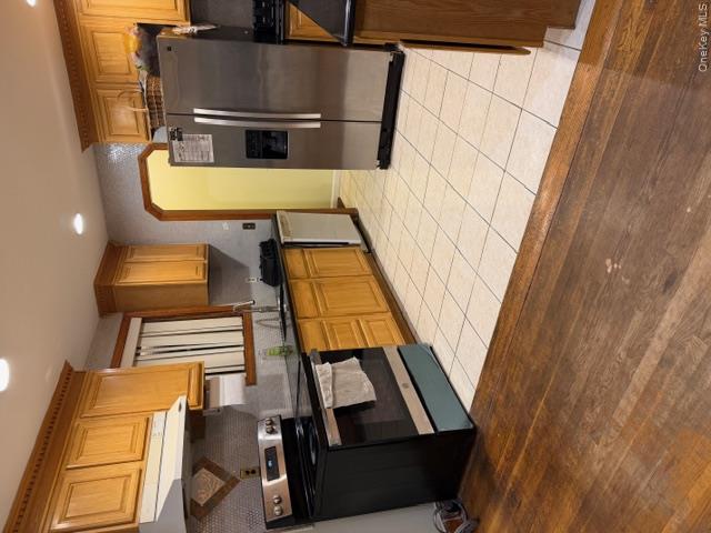 71 Carmans Road Farmingdale, NY 11735 - Photo 2 of 20