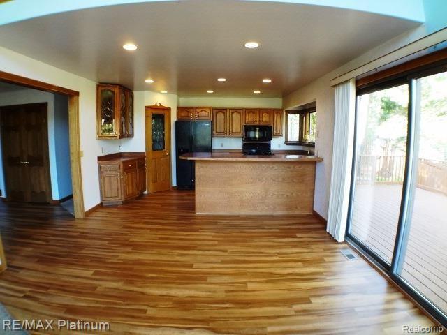 10525 Maple Road Hartland, MI 48353 - Photo 12 of 33 079.jpg