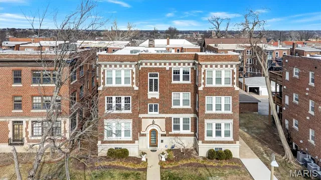 $350,000 | 6253 Rosebury Avenue, Unit 2E, St. Louis, MO 63105