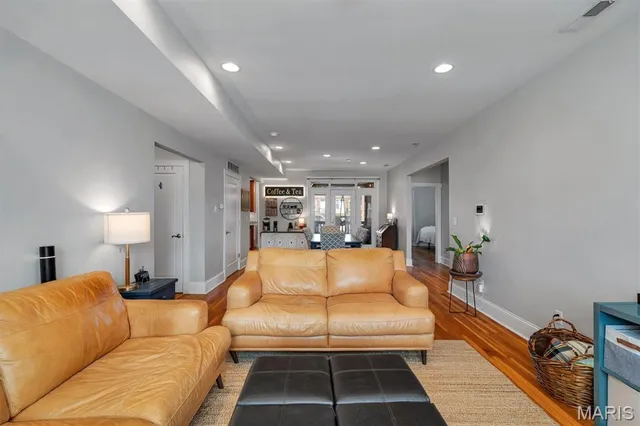 $350,000 | 6253 Rosebury Avenue, Unit 2E, St. Louis, MO 63105