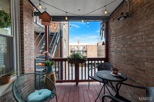 $350,000 | 6253 Rosebury Avenue, Unit 2E, St. Louis, MO 63105