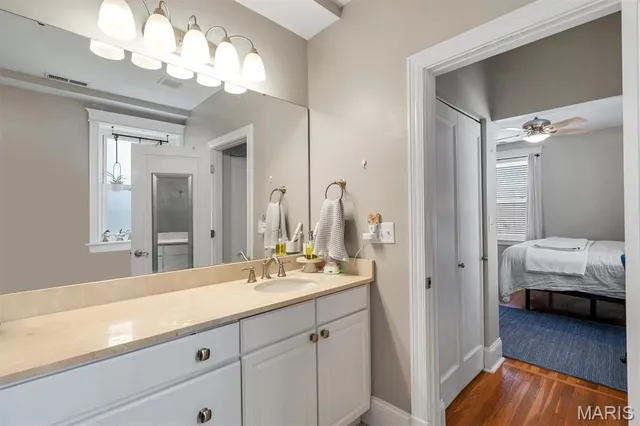 $350,000 | 6253 Rosebury Avenue, Unit 2E, St. Louis, MO 63105