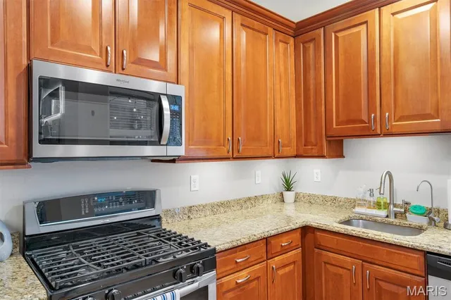 $350,000 | 6253 Rosebury Avenue, Unit 2E, St. Louis, MO 63105