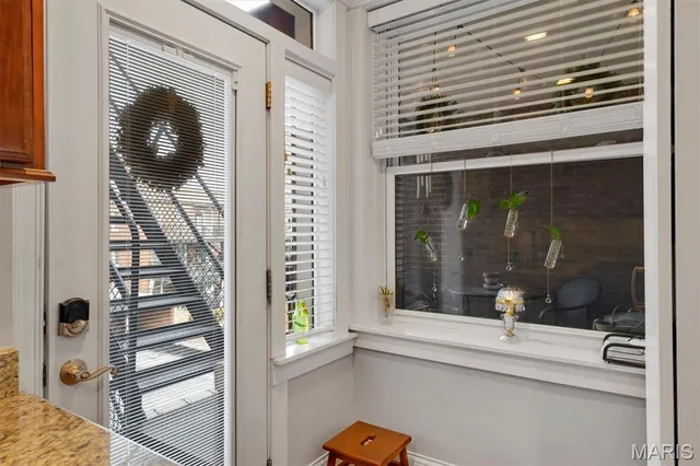 $350,000 | 6253 Rosebury Avenue, Unit 2E, St. Louis, MO 63105