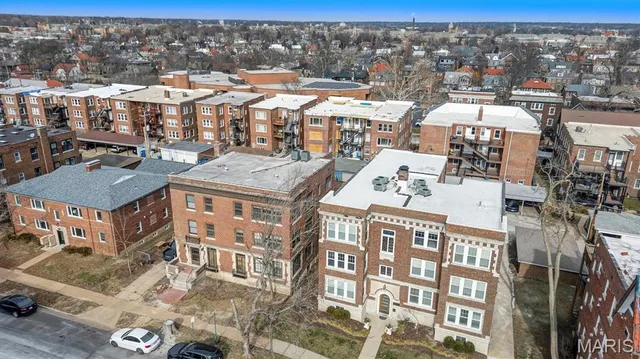 $350,000 | 6253 Rosebury Avenue, Unit 2E, St. Louis, MO 63105