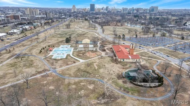 $350,000 | 6253 Rosebury Avenue, Unit 2E, St. Louis, MO 63105