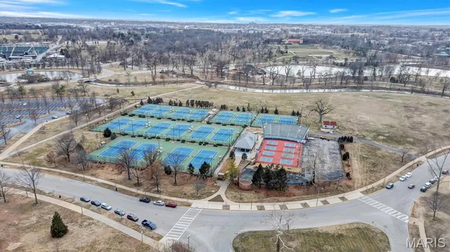 $350,000 | 6253 Rosebury Avenue, Unit 2E, St. Louis, MO 63105