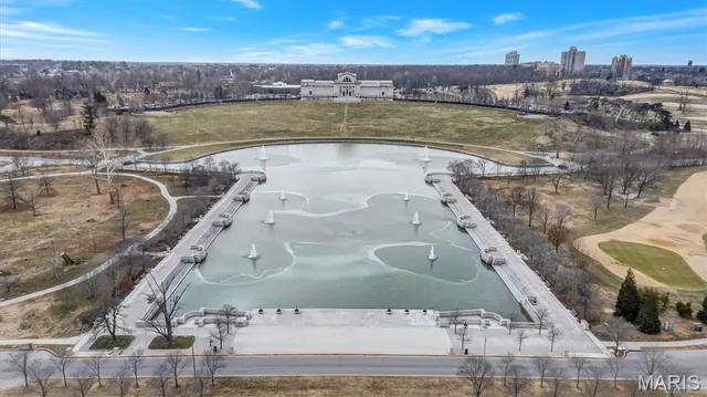 $350,000 | 6253 Rosebury Avenue, Unit 2E, St. Louis, MO 63105