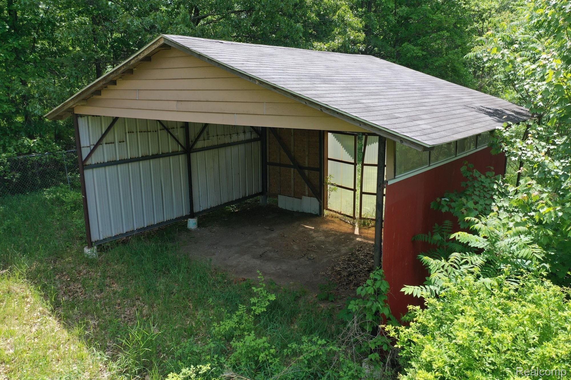 3115 South Latson Road Howell, MI 48843 - Photo 3 of 14 3115-s-latson-00005.jpg