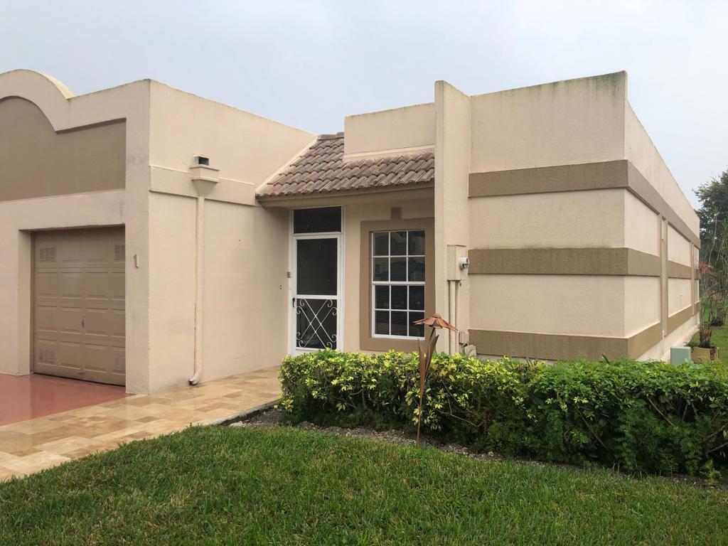 9244 Flynn Circle, Unit 1 Boca Raton, FL 33496 - Photo 17 of 32 IMG_4328