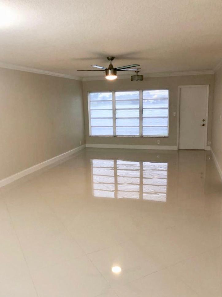 9244 Flynn Circle, Unit 1 Boca Raton, FL 33496 - Photo 20 of 32 IMG_4304