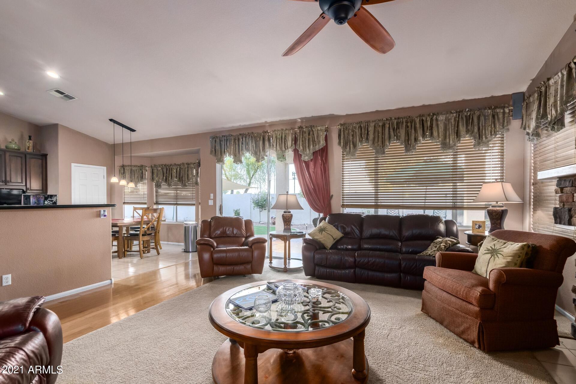 216 West Smoke Tree Road Gilbert, AZ 85233 - Photo 12 of 55 Spacious Great Room w/ Vaulted Ceilings