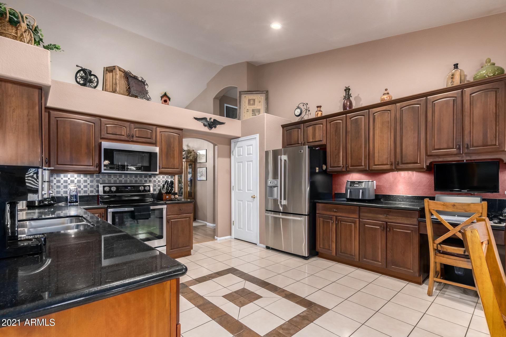 216 West Smoke Tree Road Gilbert, AZ 85233 - Photo 14 of 55 Open Kitchen