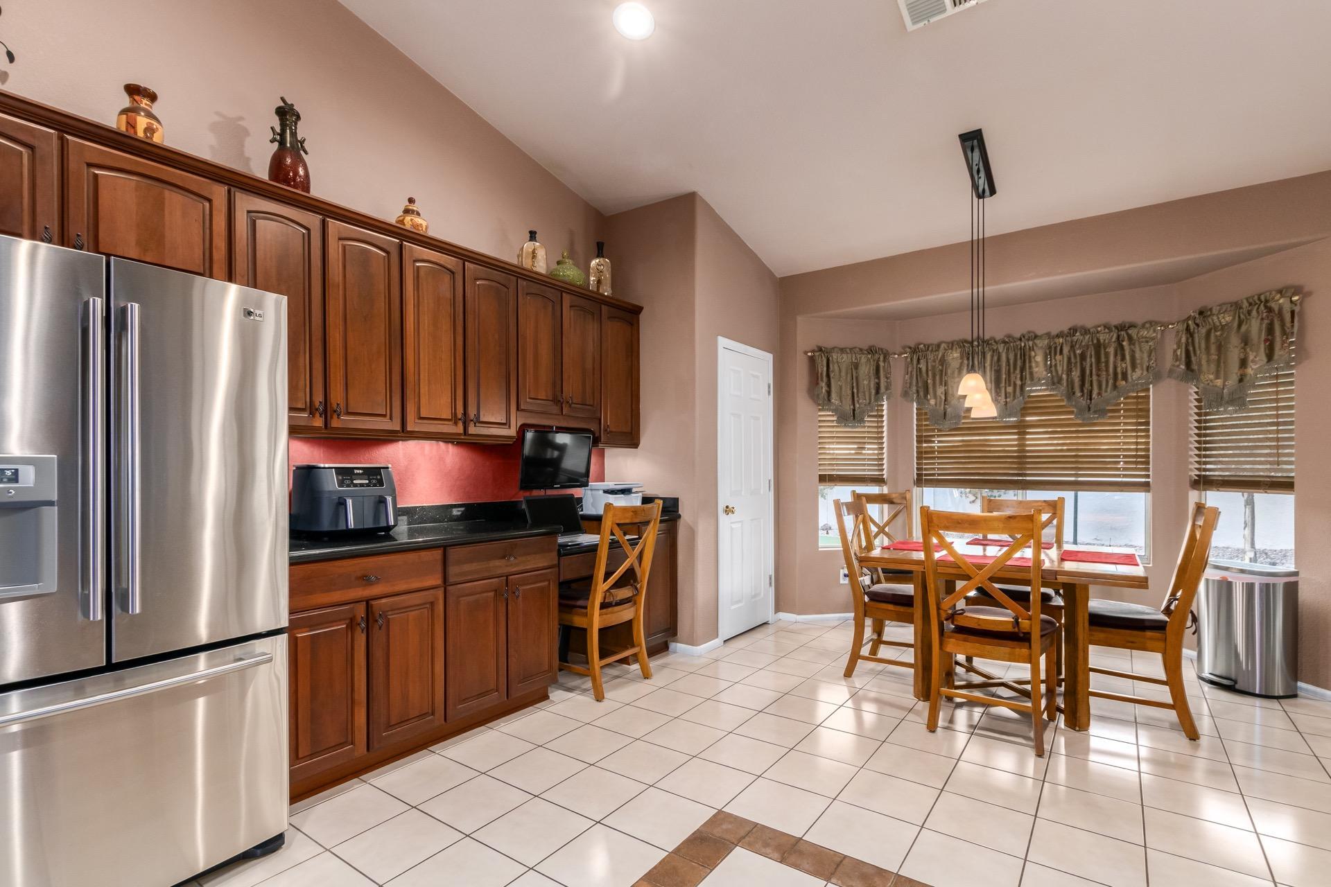 216 West Smoke Tree Road Gilbert, AZ 85233 - Photo 17 of 55 Open Kitchen w/ Dining Nook