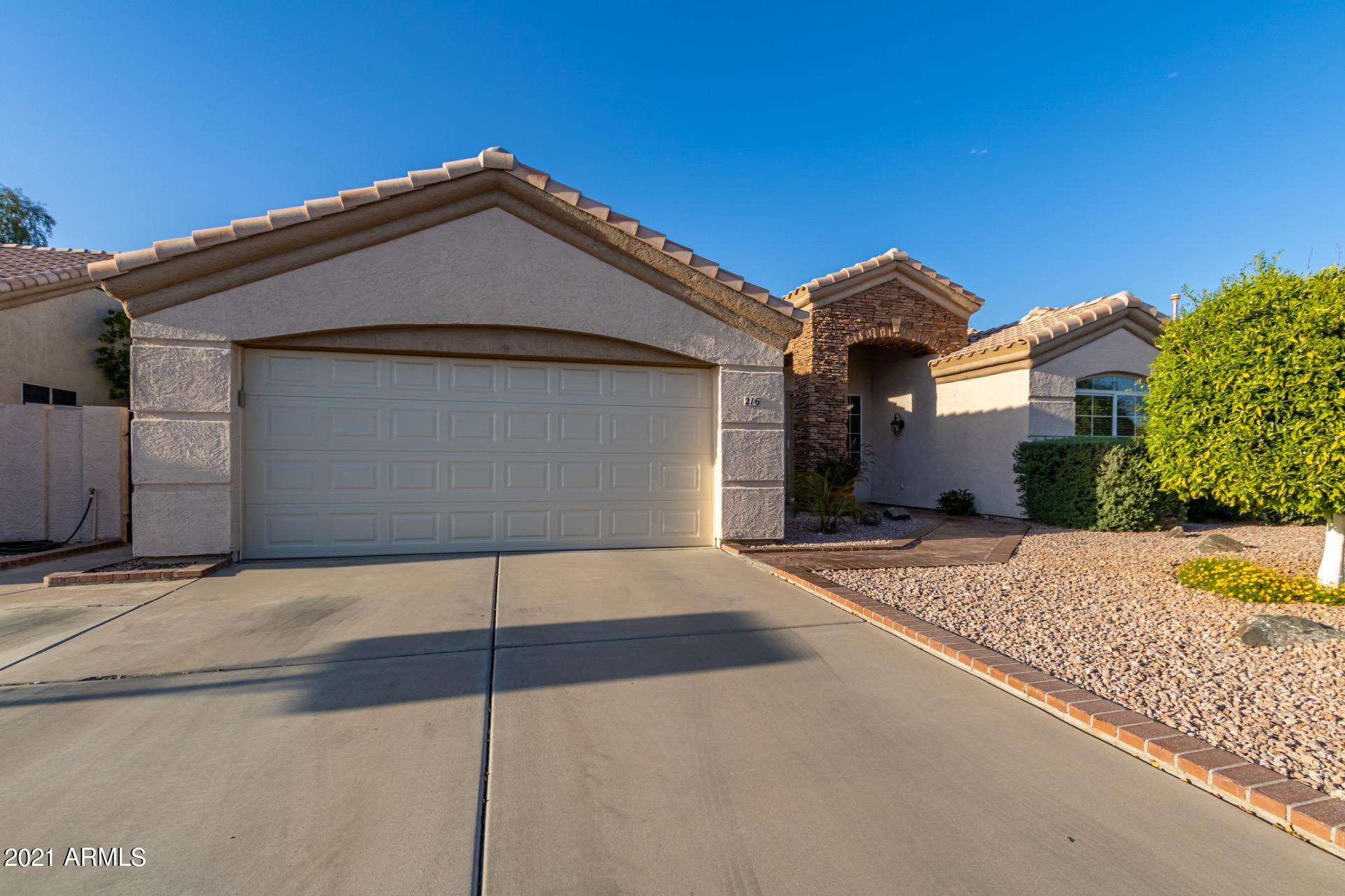 216 West Smoke Tree Road Gilbert, AZ 85233 - Photo 4 of 55 216 W SMOKE TREE RD Gilbert AZ 85233