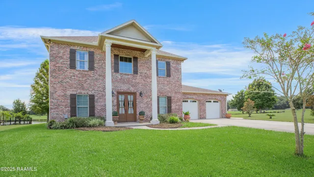 $469,000 | 707 Hummingbird Lane, New Iberia, LA 70560