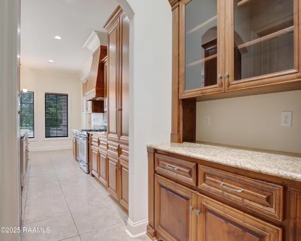 $469,000 | 707 Hummingbird Lane, New Iberia, LA 70560