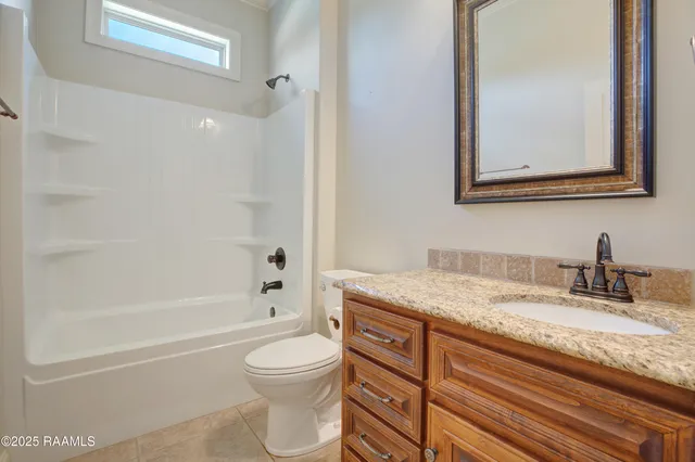 $469,000 | 707 Hummingbird Lane, New Iberia, LA 70560