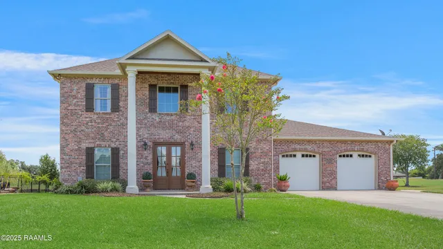$469,000 | 707 Hummingbird Lane, New Iberia, LA 70560