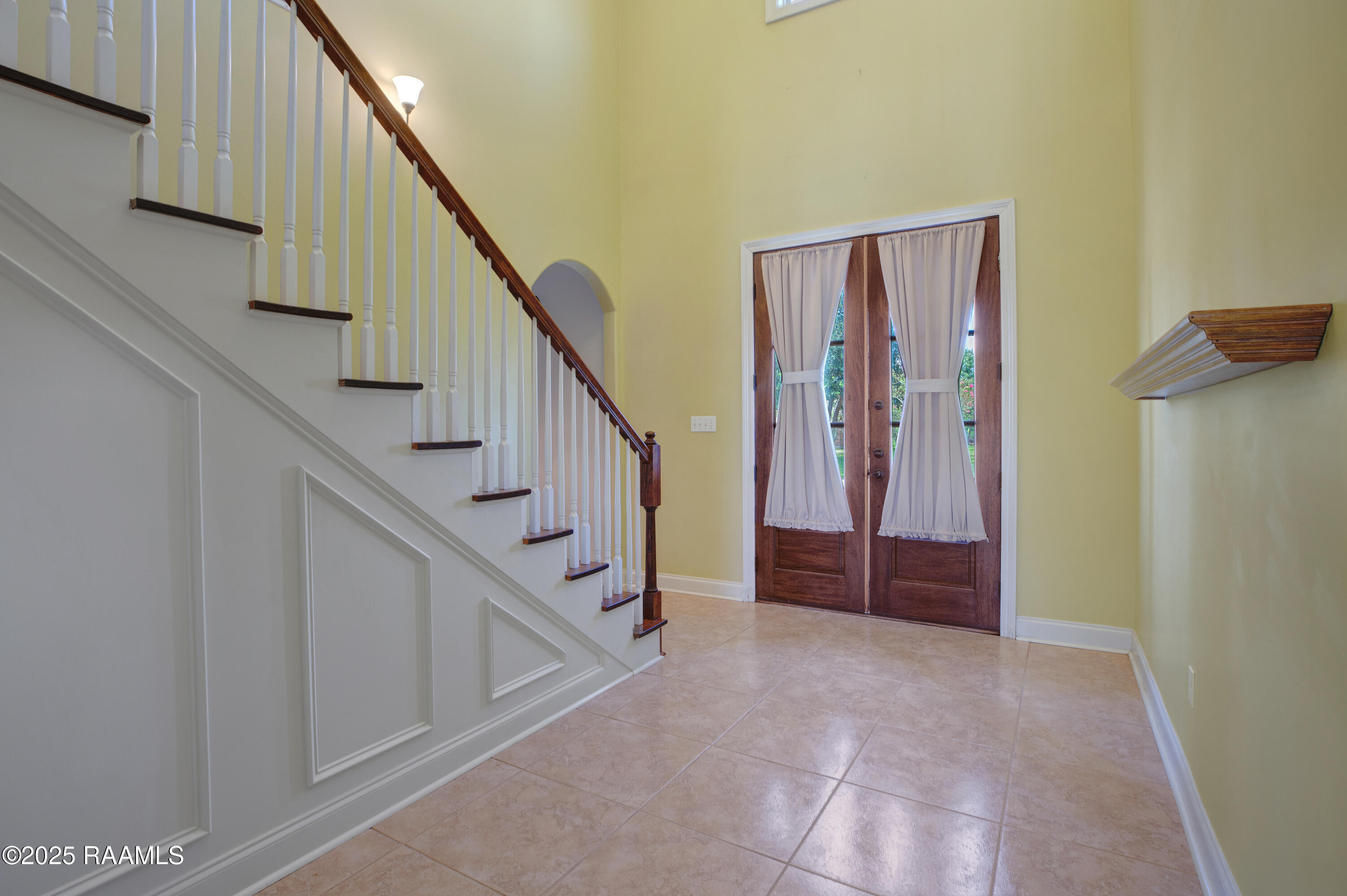 707 Hummingbird Lane New Iberia, LA 70560 - Photo 23 of 42 Foyer