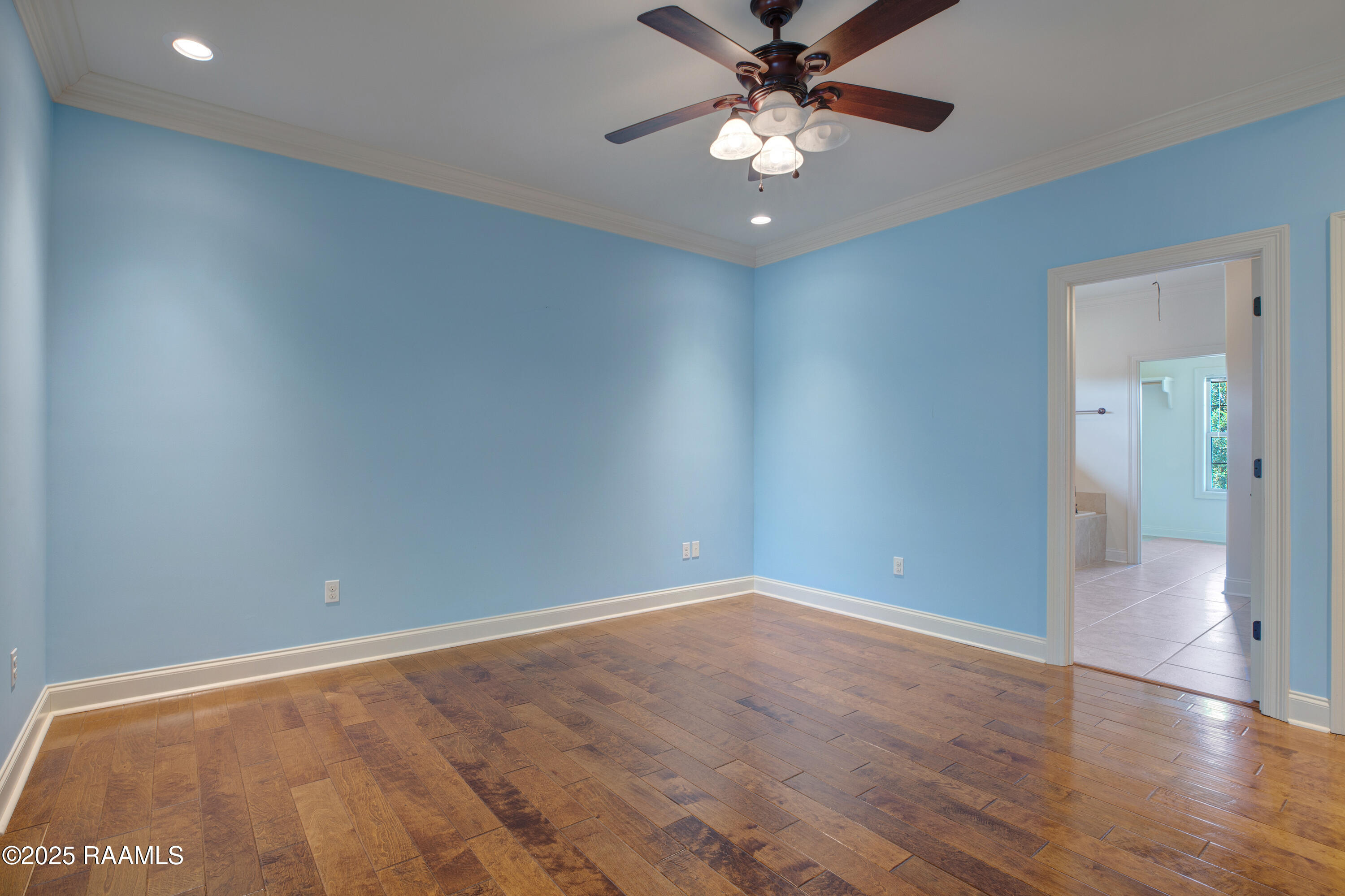 707 Hummingbird Lane New Iberia, LA 70560 - Photo 28 of 42 Upstairs Primary Suite