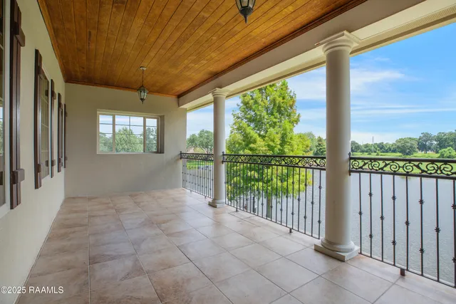 $469,000 | 707 Hummingbird Lane, New Iberia, LA 70560