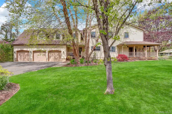 $999,000 | 26 Peachtree Lane, Mount Sinai, NY 11766