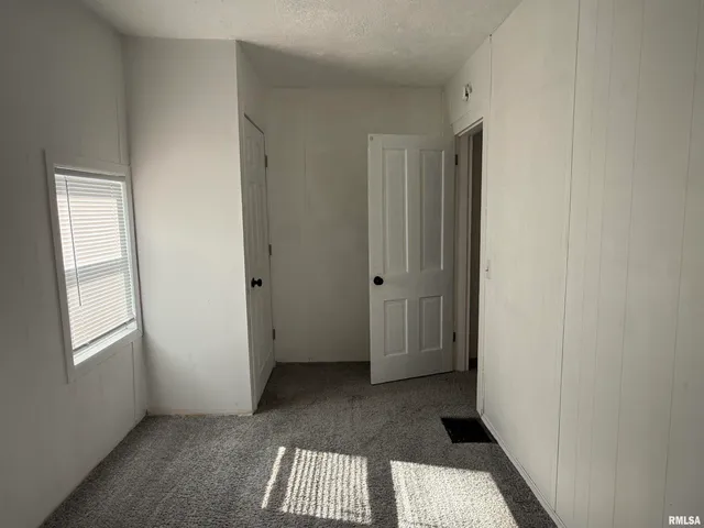 $69,900 | 66 South Mill Street, Farmington, IL 61531