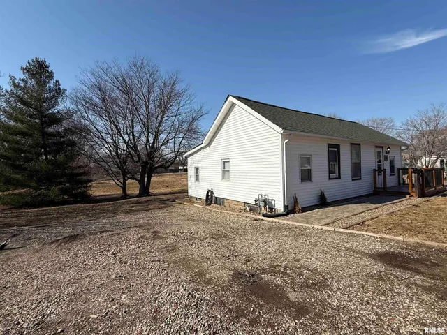 $69,900 | 66 South Mill Street, Farmington, IL 61531