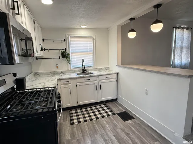 $69,900 | 66 South Mill Street, Farmington, IL 61531