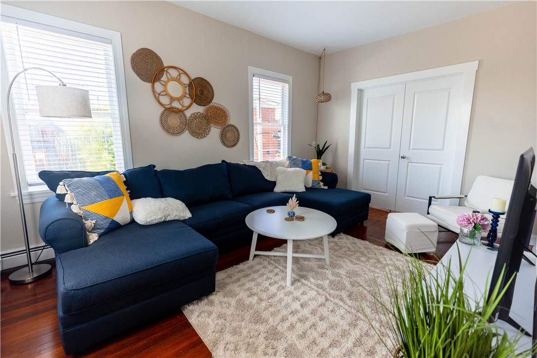594 Thames Street Newport, RI 02840 - Photo 4 of 34