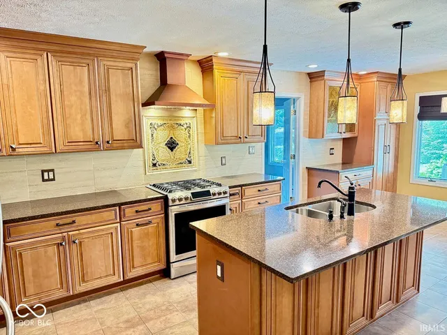 $385,000 | 5600 West Old Stone Road, Muncie, IN 47304