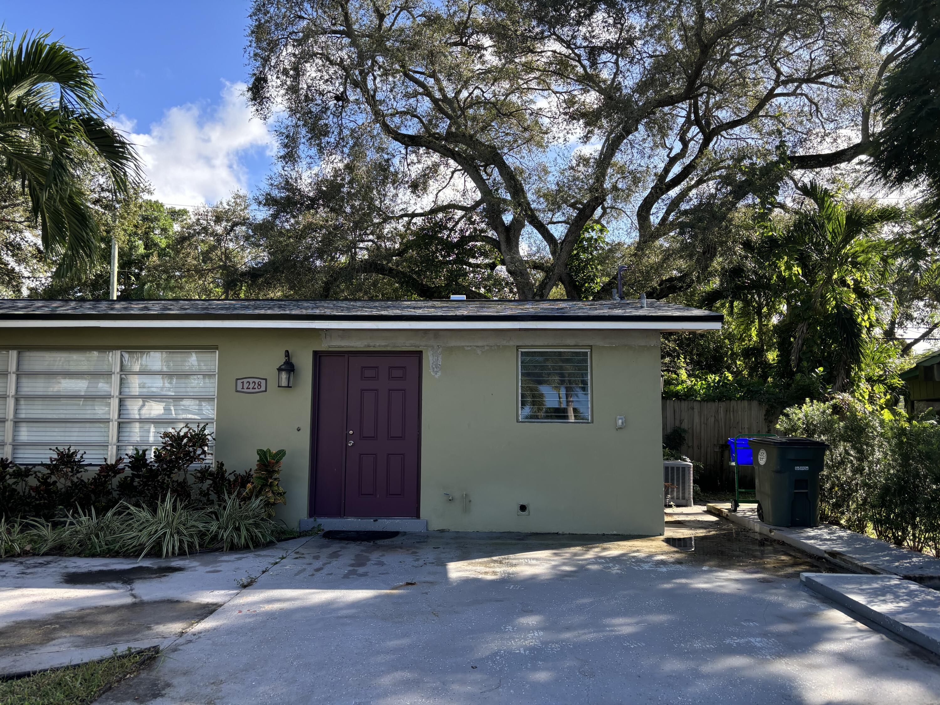 1228 Northwest 4th Street Boca Raton, FL 33486 - Photo 4 of 20 ENTRANCE