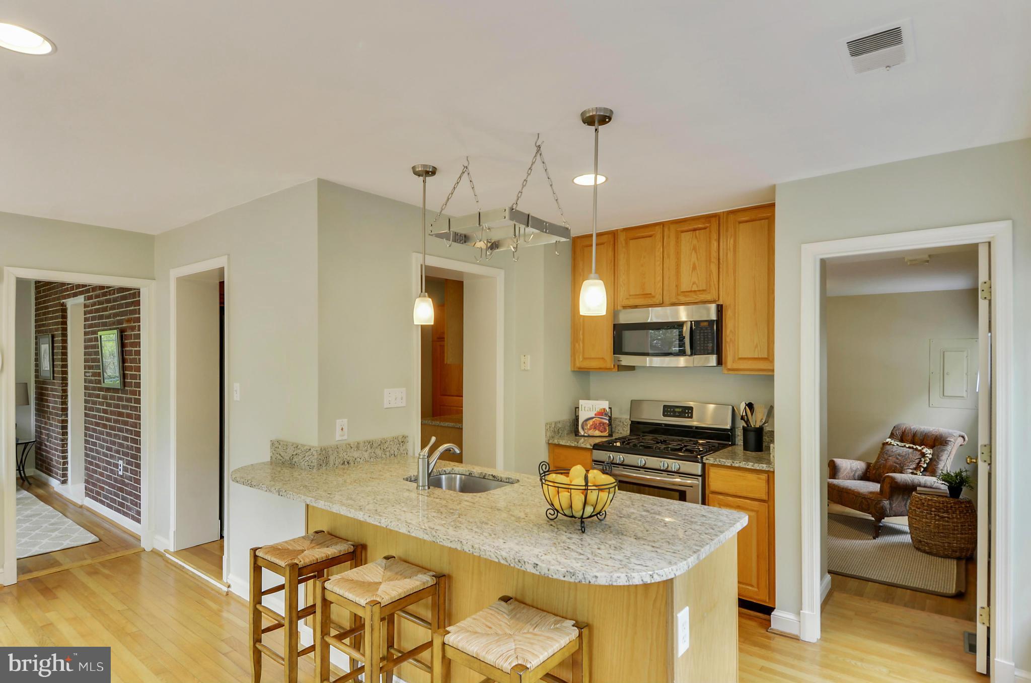 5909 Cobalt Road Bethesda, MD 20816 - Photo 4 of 30 Kitchen