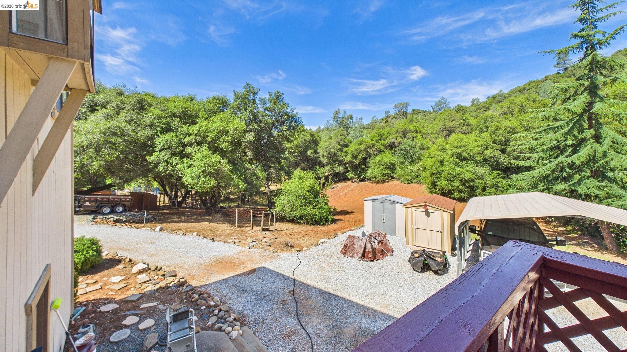 11858 Campo Seco Road Sonora, CA 95370 - Photo 37 of 45 Expansive gravel driveway with ample parking