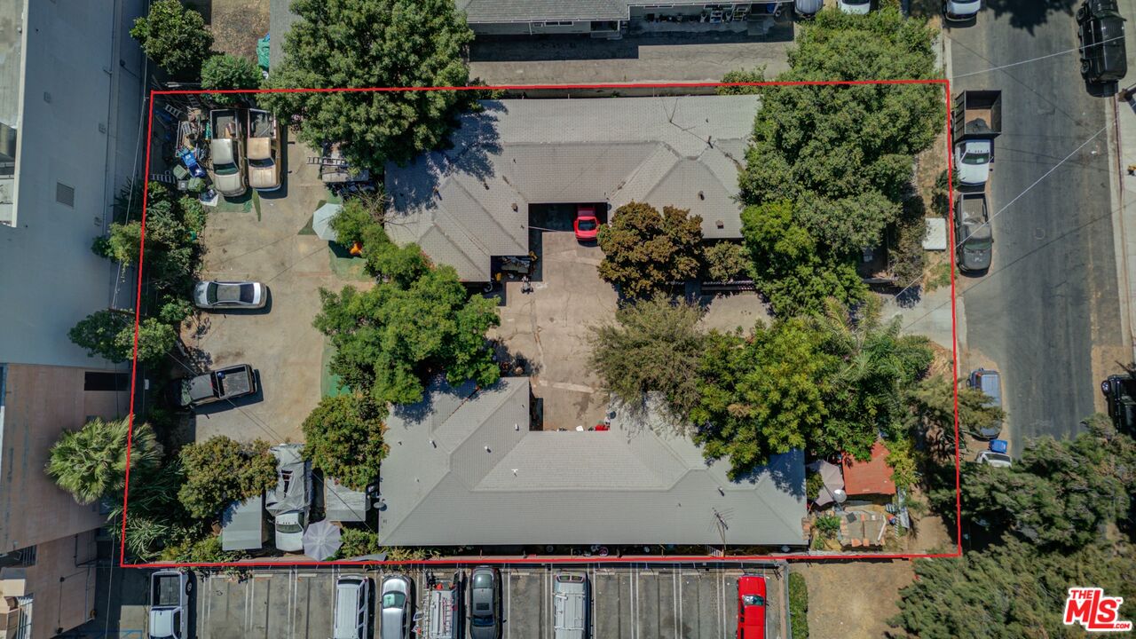 6834 Baird Avenue Reseda, CA 91335 - Photo 4 of 5