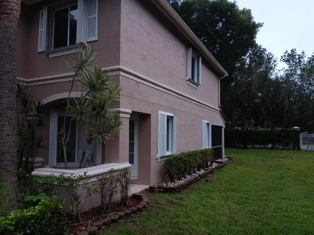 $3,200 | 4983 Pinemore Lane, Lake Worth, FL 33463