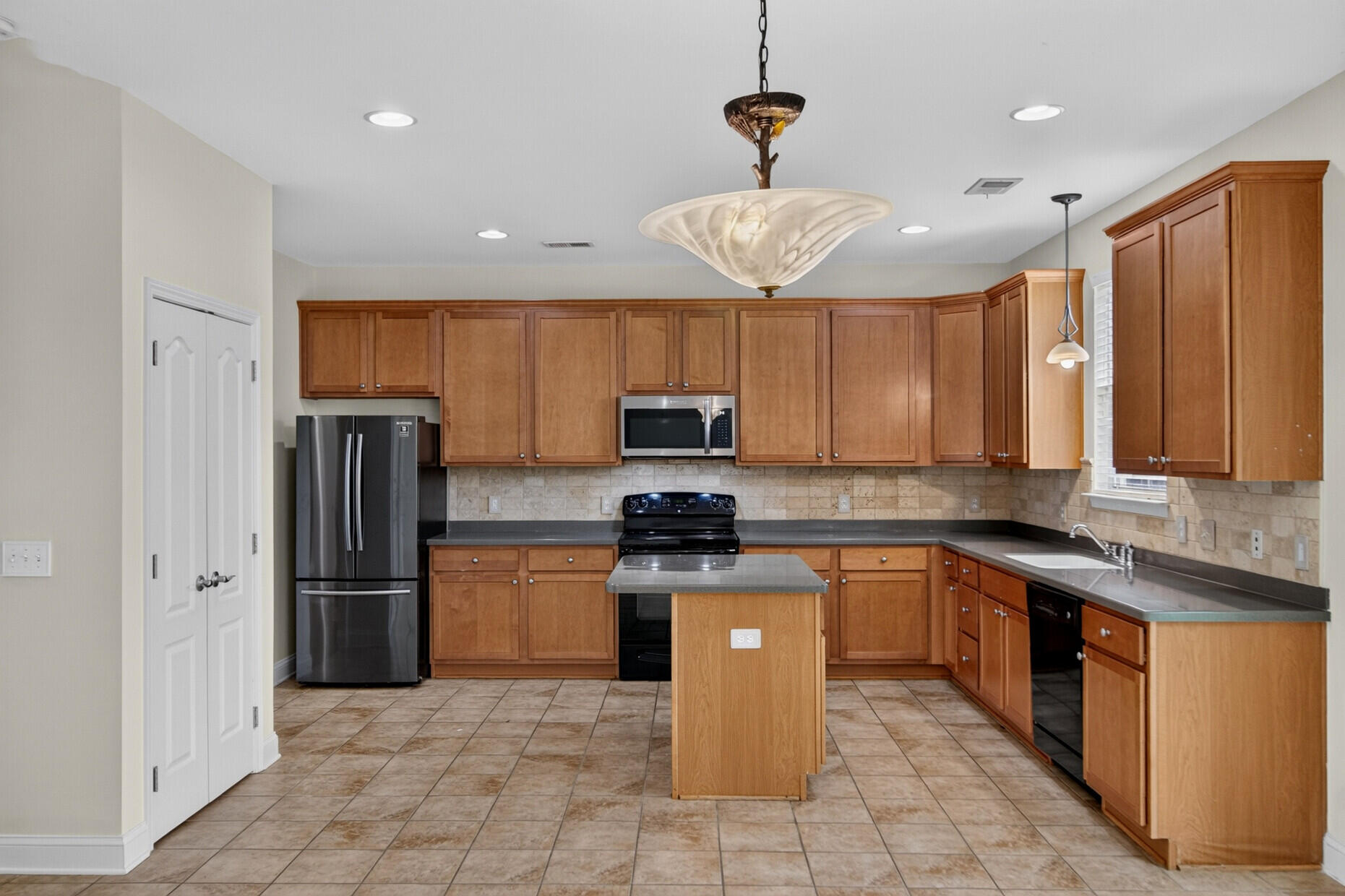 152 Spindle Way Goose Creek, SC 29445 - Photo 6 of 26