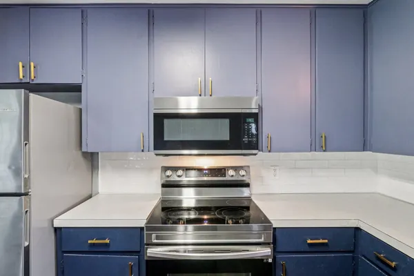 $1,450 | 755 East Bellville Street, Giddings, TX 78942