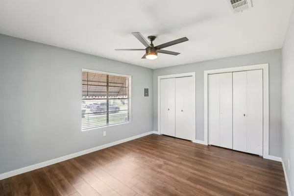 $1,450 | 755 East Bellville Street, Giddings, TX 78942